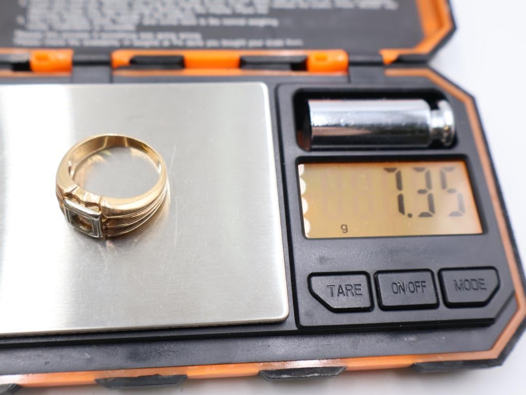 Vintage men's 14-karat yellow gold signet ring - 9