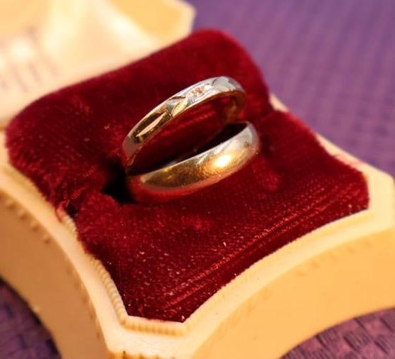 Set of 14k gold wedding rings (1 of 13)