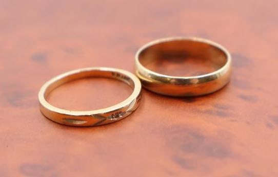 Set of 14k gold wedding rings - 6