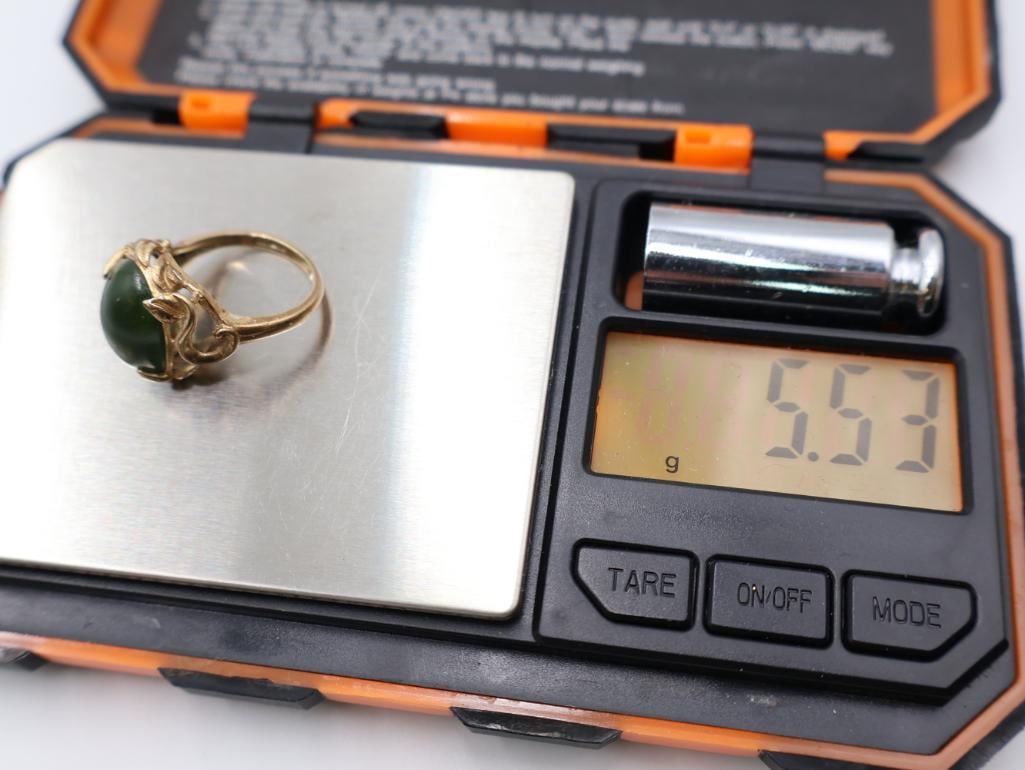 Vintage 14k yellow gold nephrite jade ring - 8