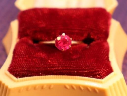 10k Gold solitaire ring with red ruby - 5