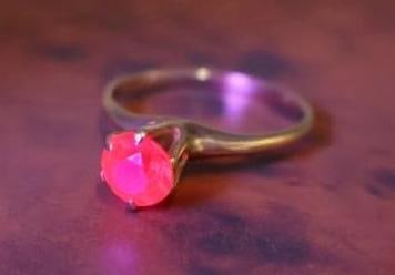 10k Gold solitaire ring with red ruby - 7