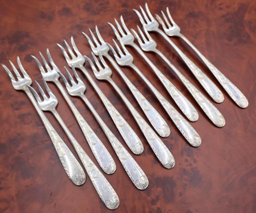 Antique Set of Sterling Silver Kirk & Sons 'Old Maryland' Olive Forks: 25.57 grams each. Click on the main photo to view additional 