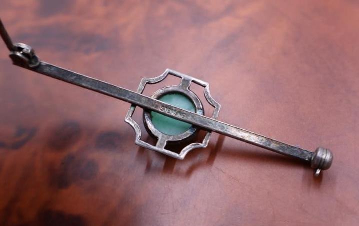 Vintage bar green stone brooches - 4