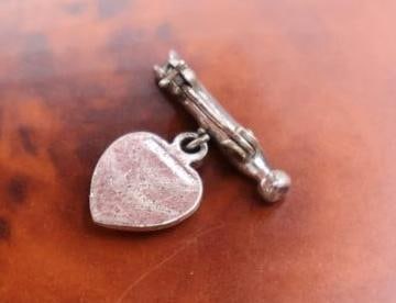 A collection of vintage brooches - 4