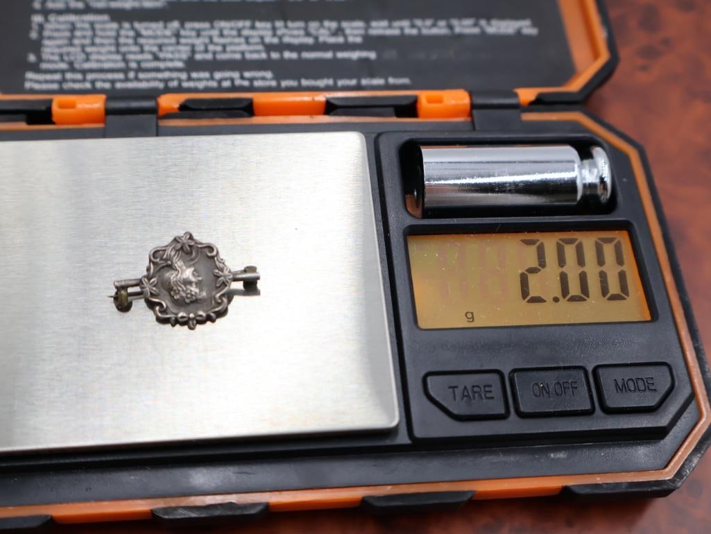 A collection of vintage brooches - 8