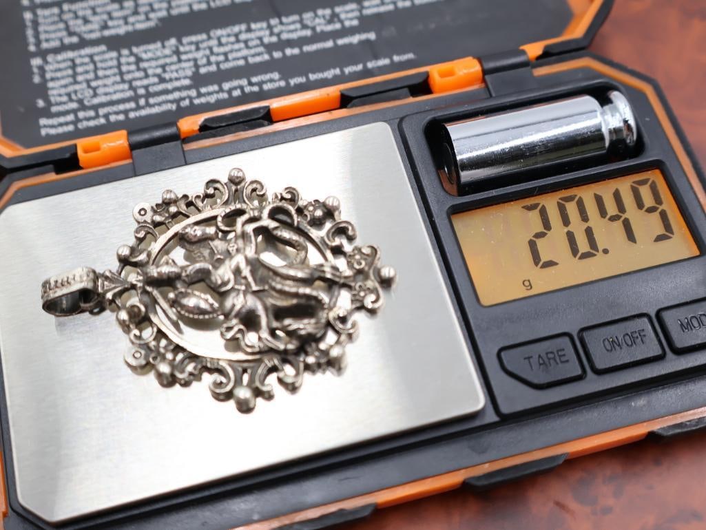 Vintage sterling silver knight pendant - 5