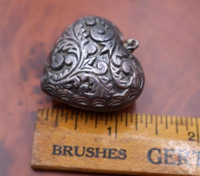 Vintage sterling silver puffed heart pendant - 2