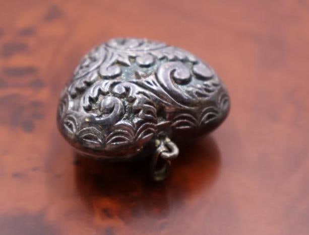 Vintage sterling silver puffed heart pendant - 3