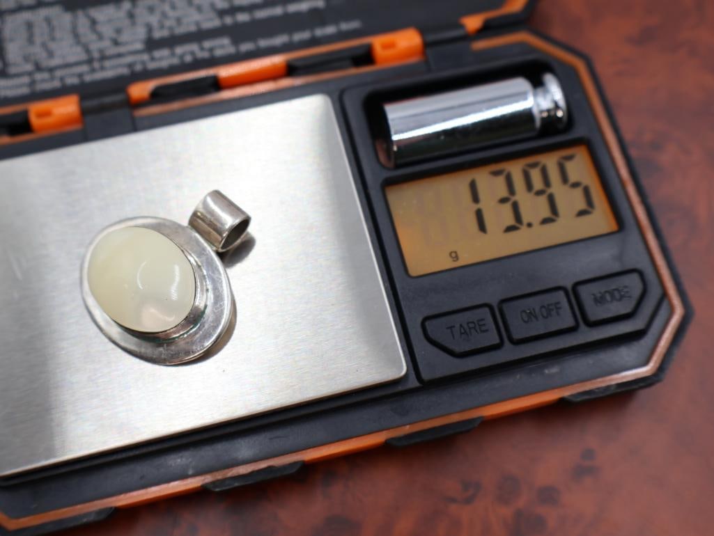 Two vintage sterling silver pendants - 7