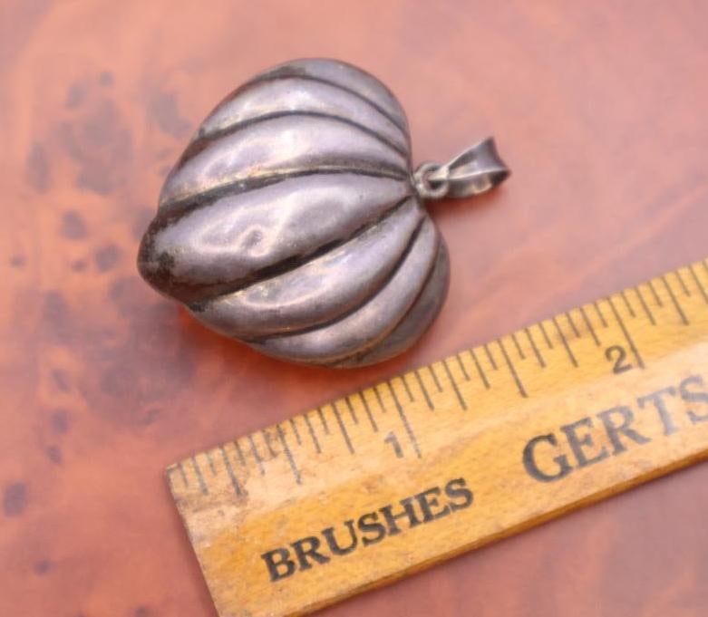 Vintage 925 sterling silver puffy heart pendant - 3