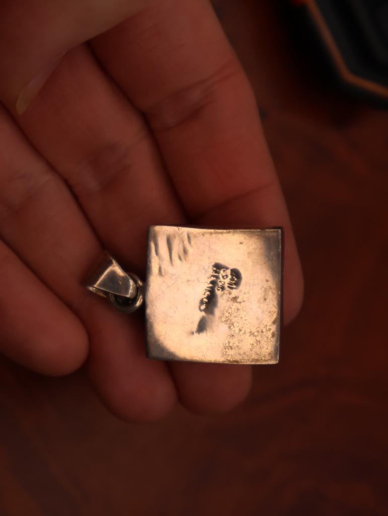 Two gemstone pendants - 7