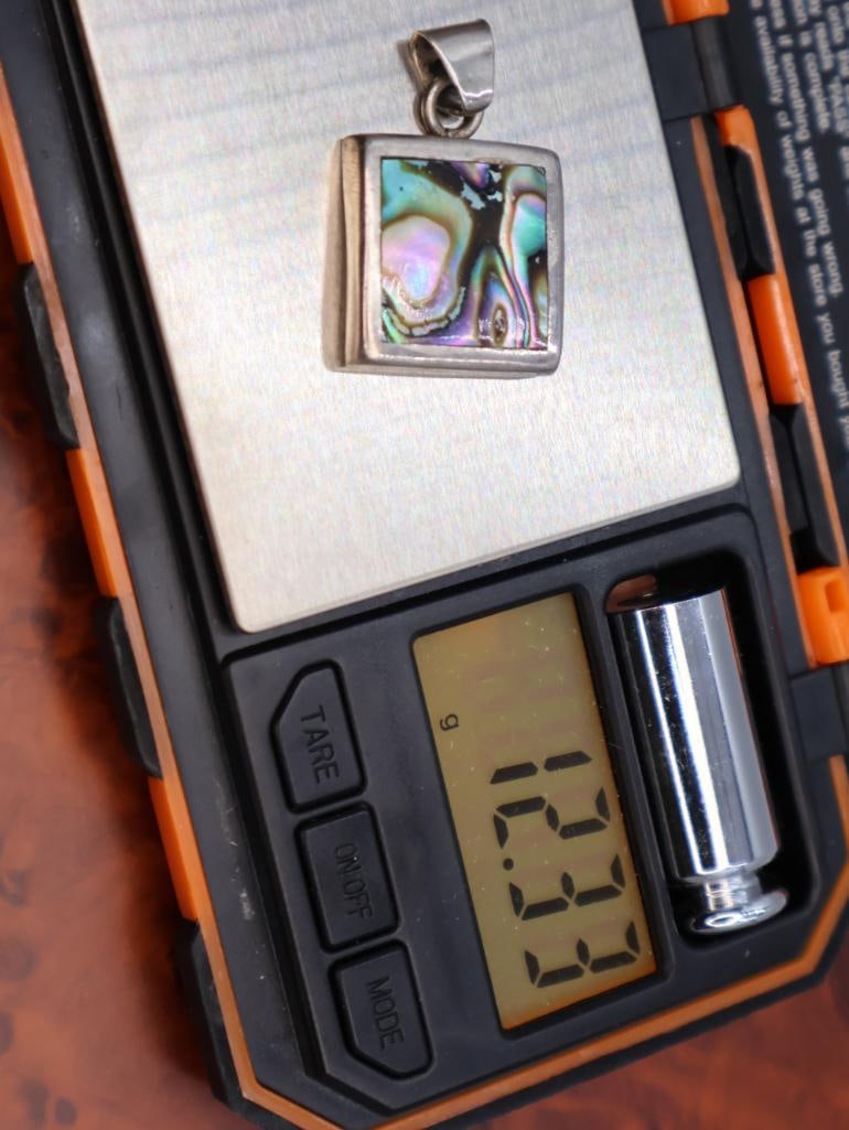 Two gemstone pendants - 8