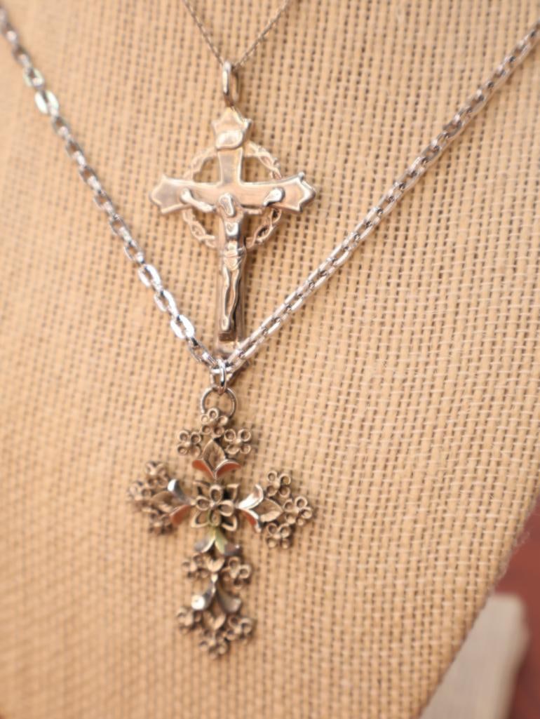 Two distinct Sterling Silver religious necklaces (1 of 9)