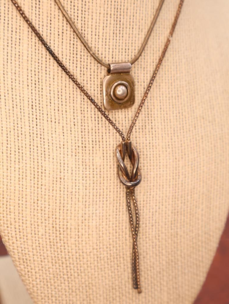 Sterling Silver lariat-style necklace and one featuring a square pendant: Click on the main photo to view more photos of this lot. 