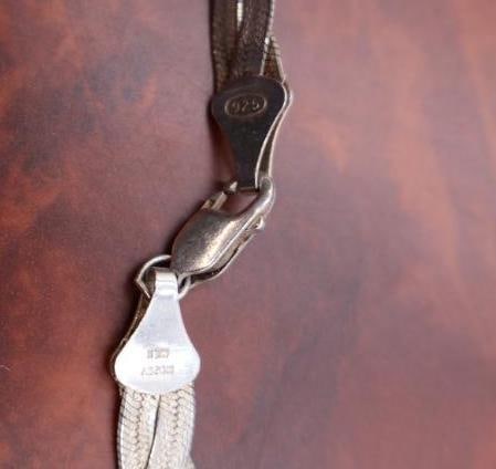 Two vintage sterling necklaces - 8