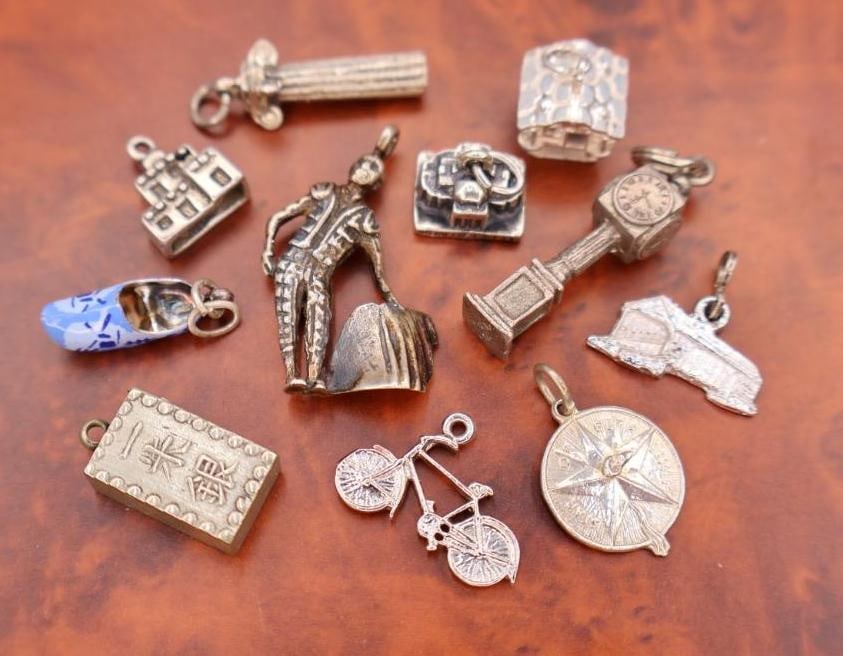 Collection of vintage sterling silver bracelet charms (1 of 6)