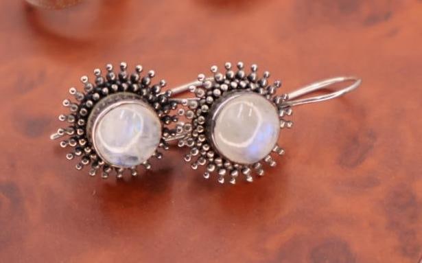 Three pairs of sterling silver earrings - 4