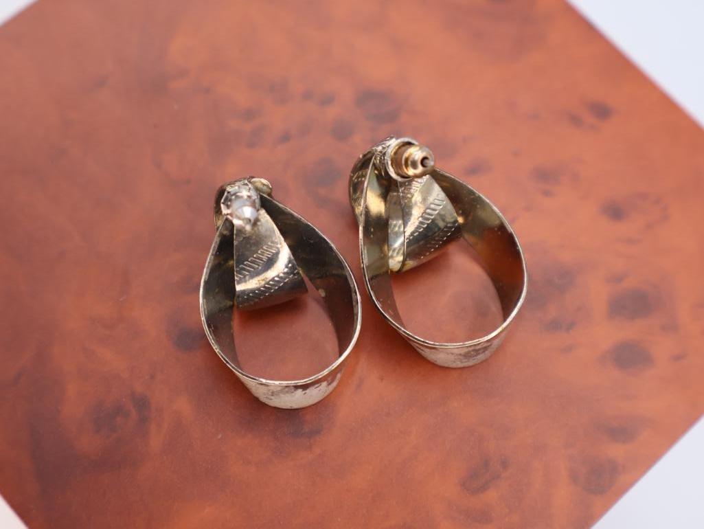 Two pairs of sterling earrings - 9