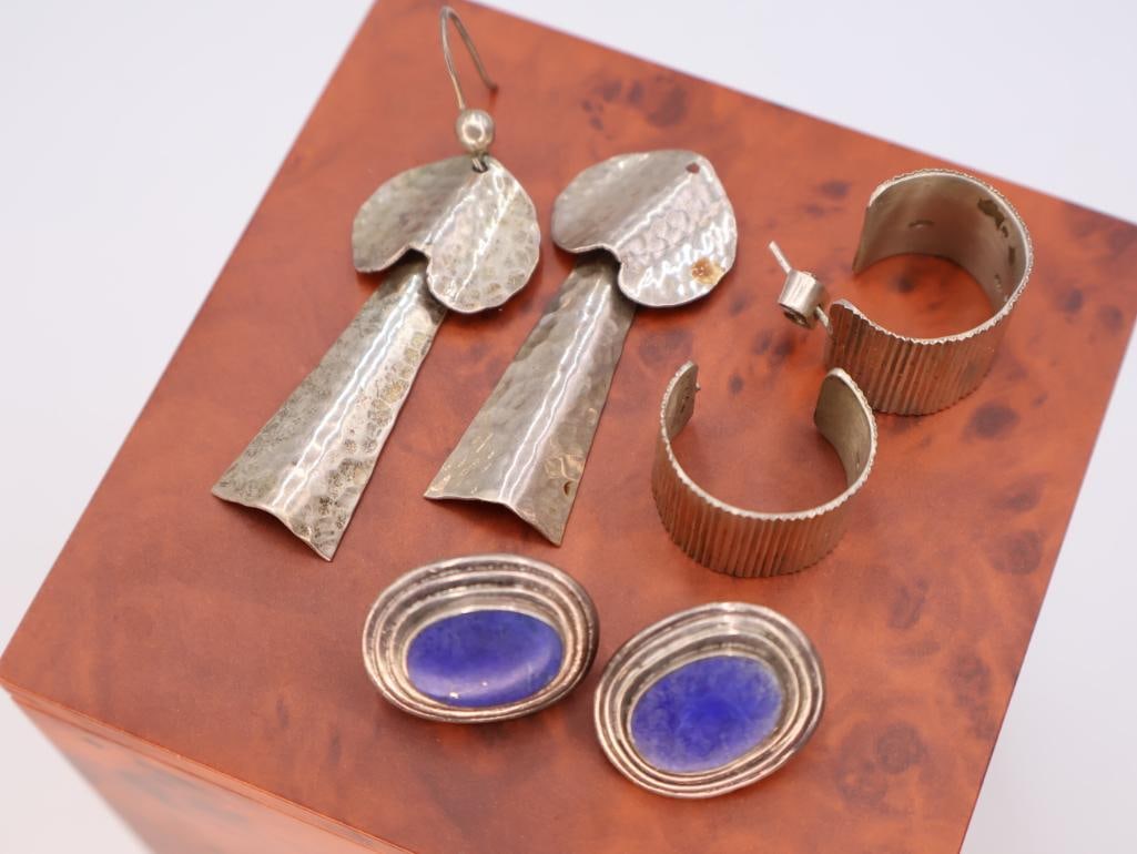 Collection of vintage sterling silver and lapis lazuli earrings (1 of 7)