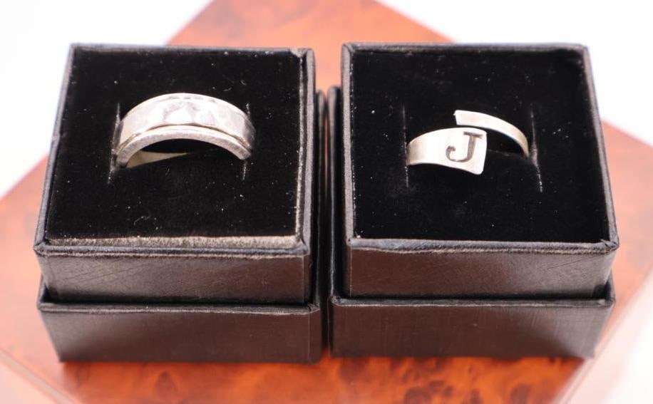 Silver spinner ring and an adjustable initial ring - 2