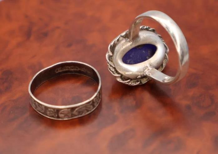 Two sterling silver rings - 3