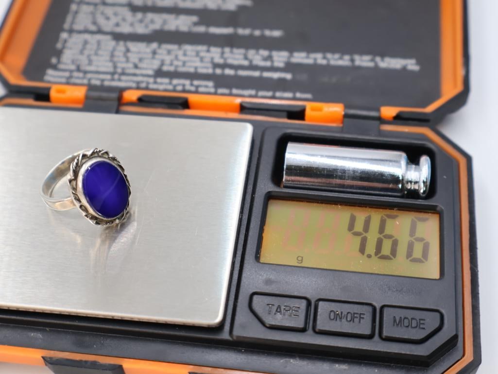 Two sterling silver rings - 9