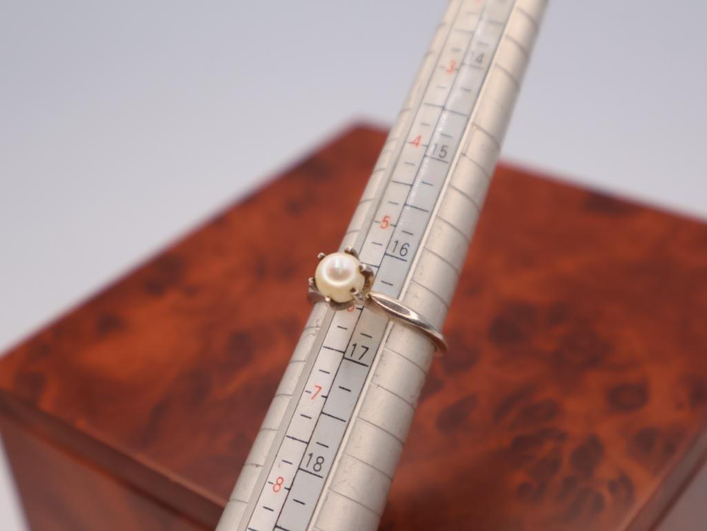 A pair of sterling silver rings - 5