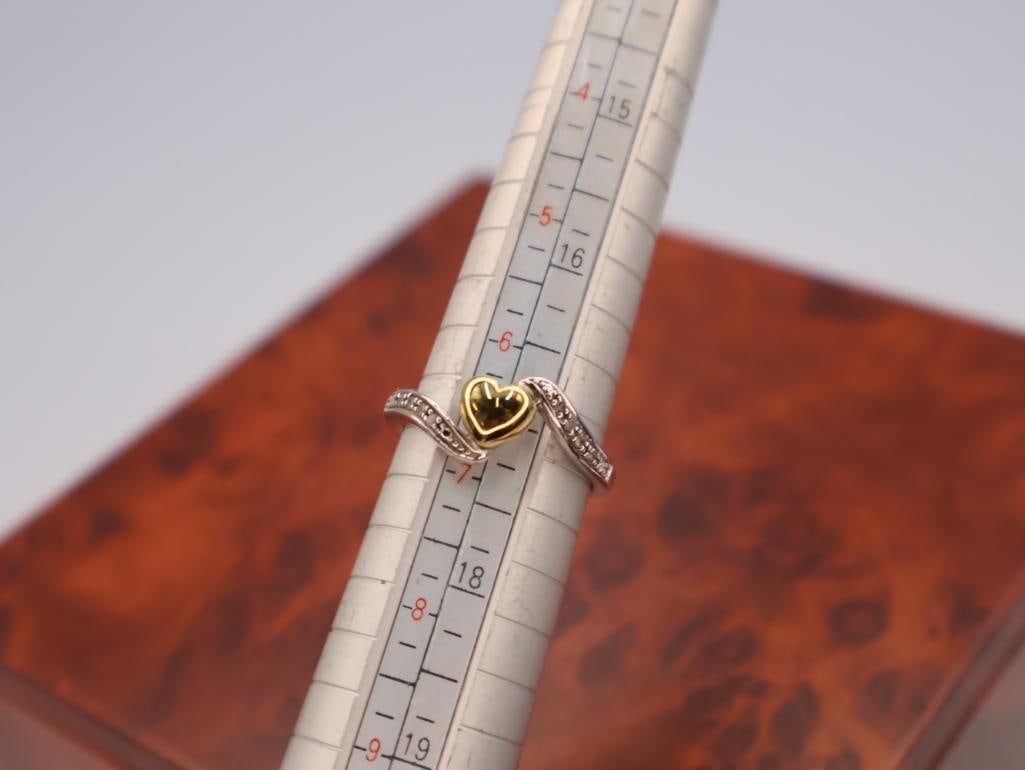 A pair of sterling silver rings - 8