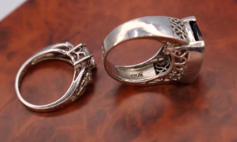 Two sterling silver rings - 4