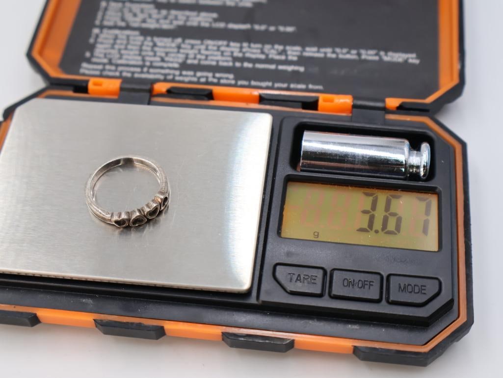 Two silver rings - 6