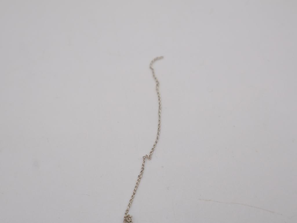 Collection of assorted scrap sterling silver chains and rings - 13