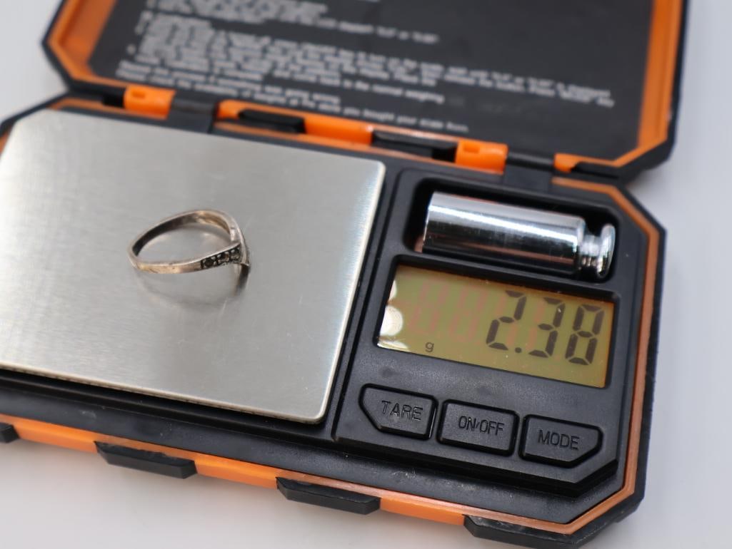 Collection of assorted scrap sterling silver chains and rings - 8