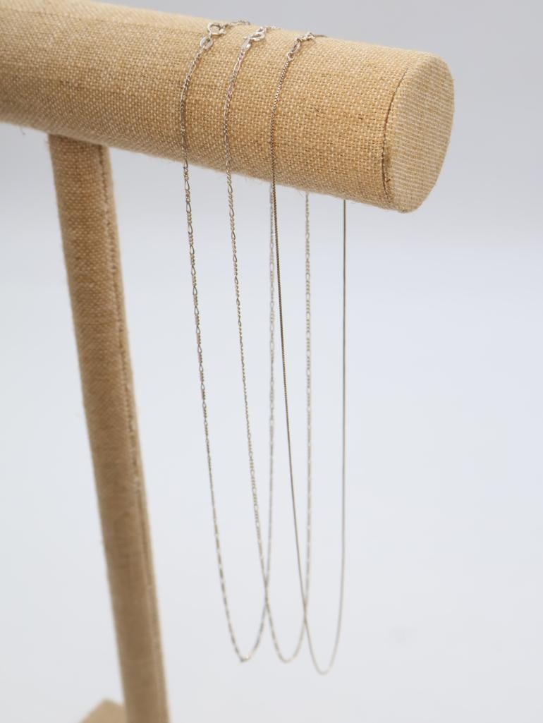 Collection of silver chains - 2