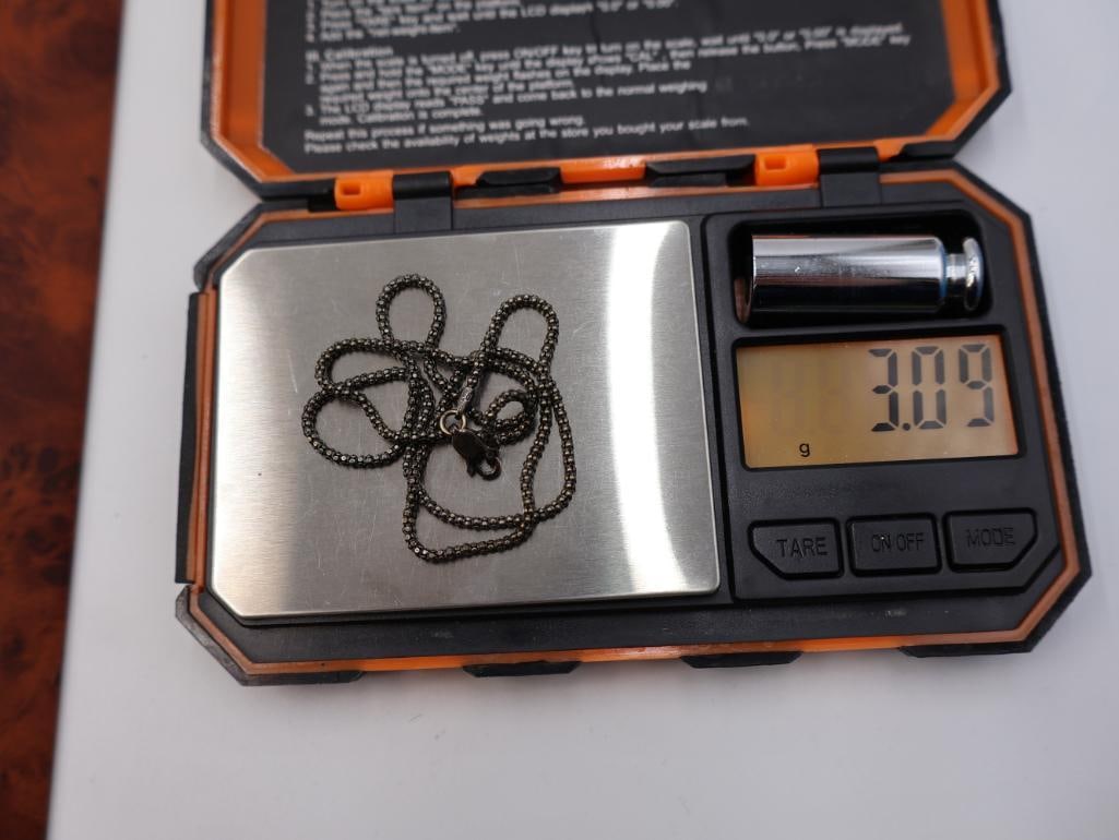 Four silver chains - 7