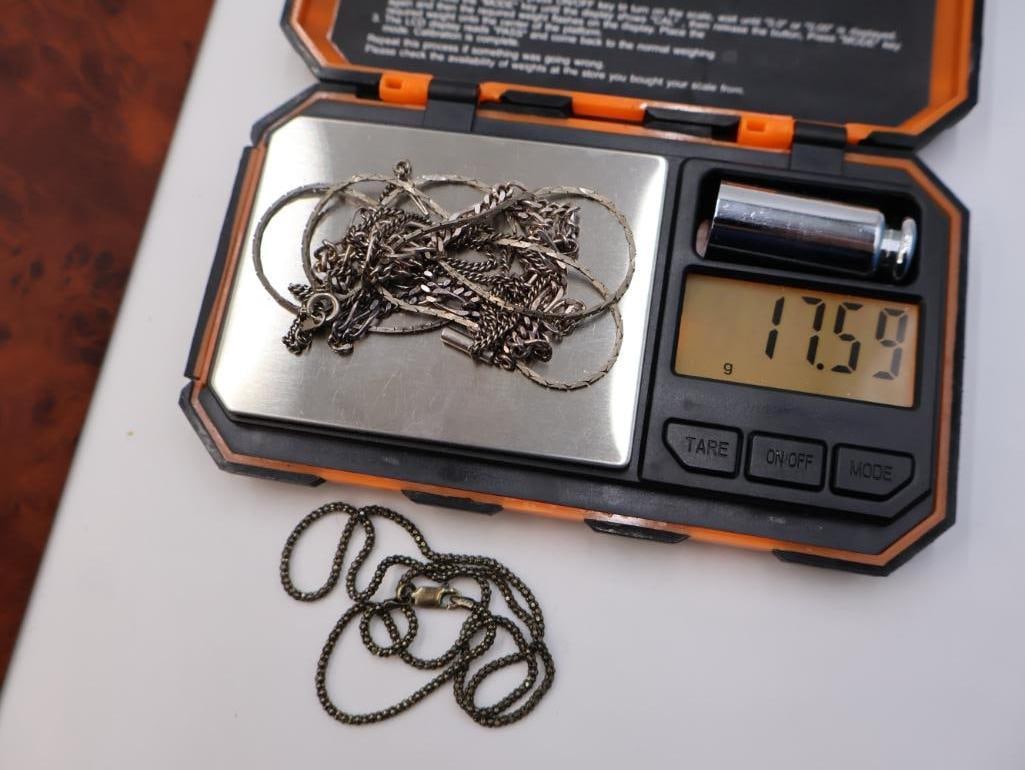 Four silver chains - 8