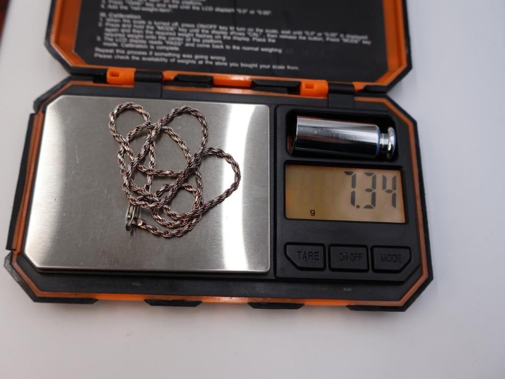 Four silver chains - 11