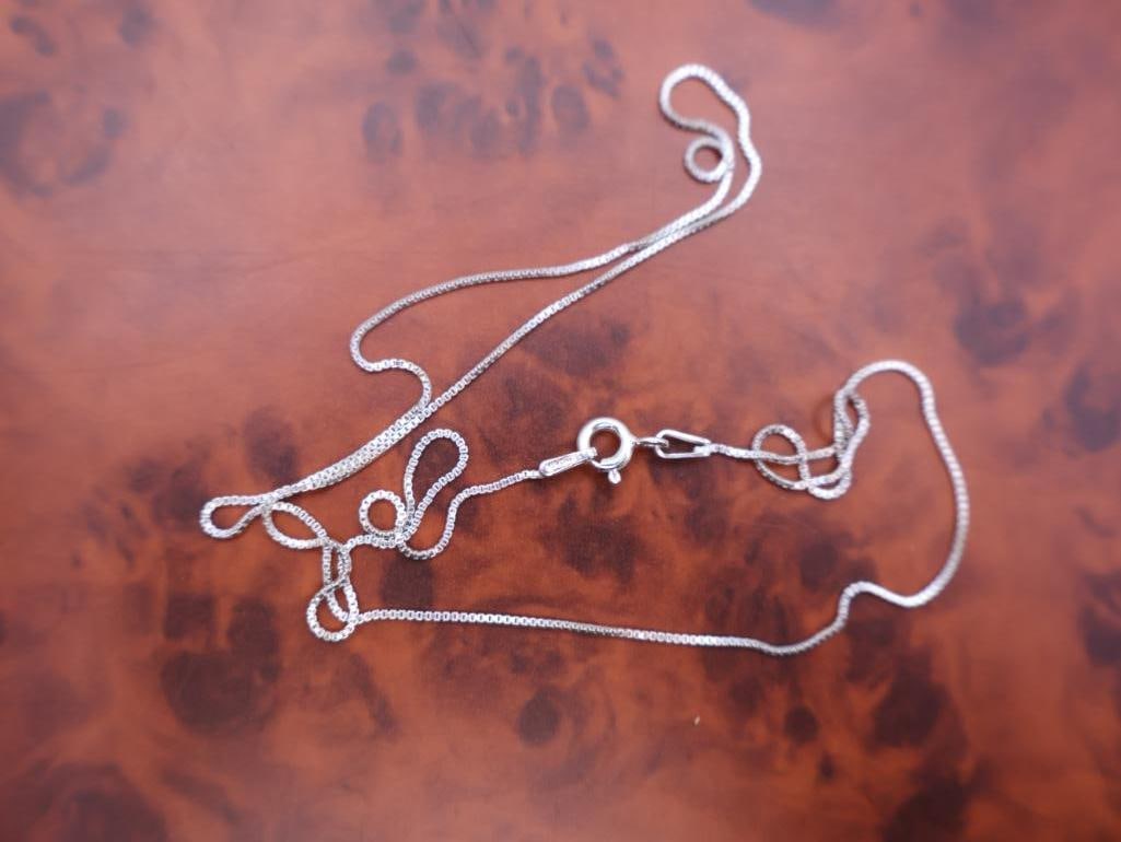 Four silver chains - 6