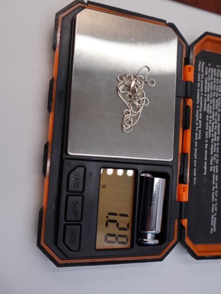 Four silver chains - 7