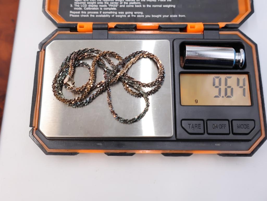 Assortment of chain necklaces wither different tones - 8