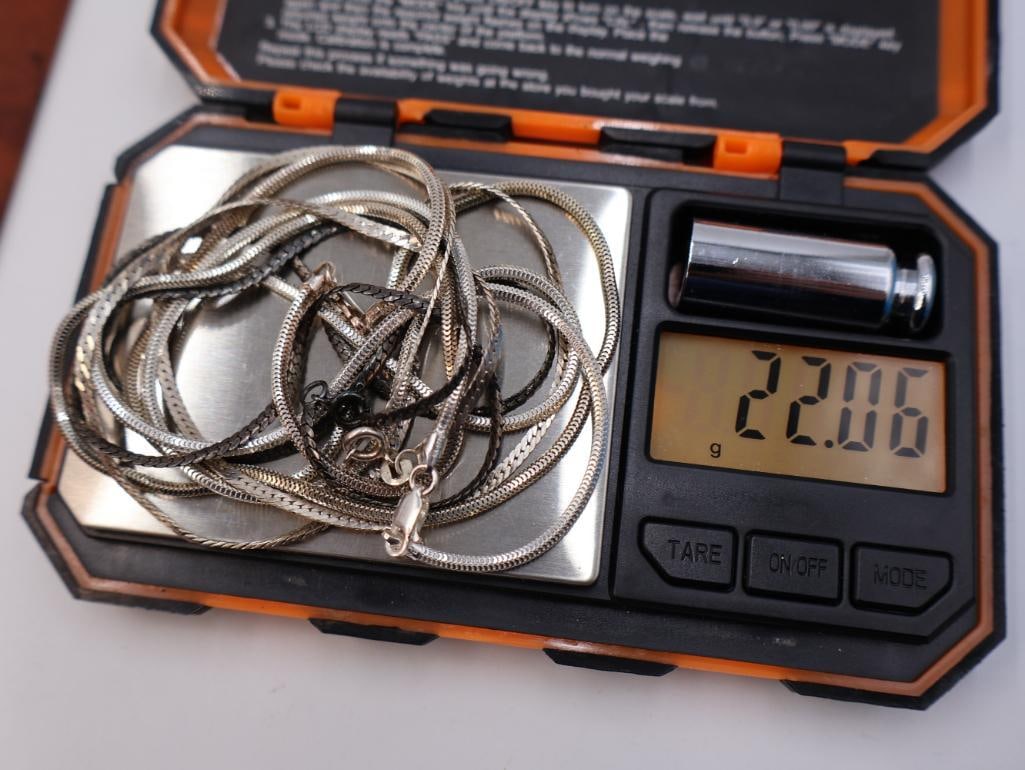 Four silver chains - 11