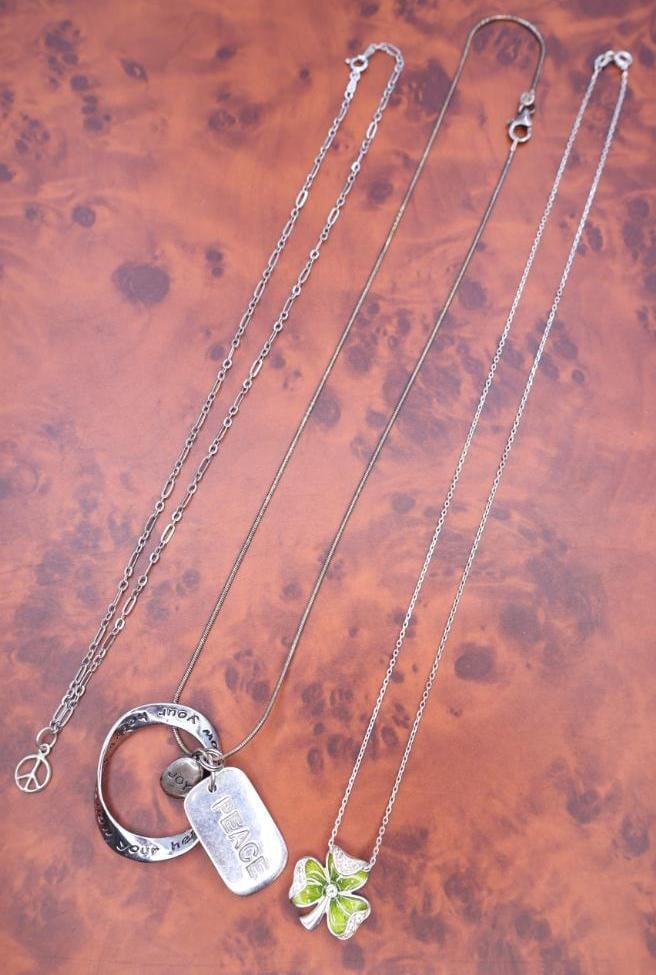 Three decorative sterling silver necklaces (1 of 10)