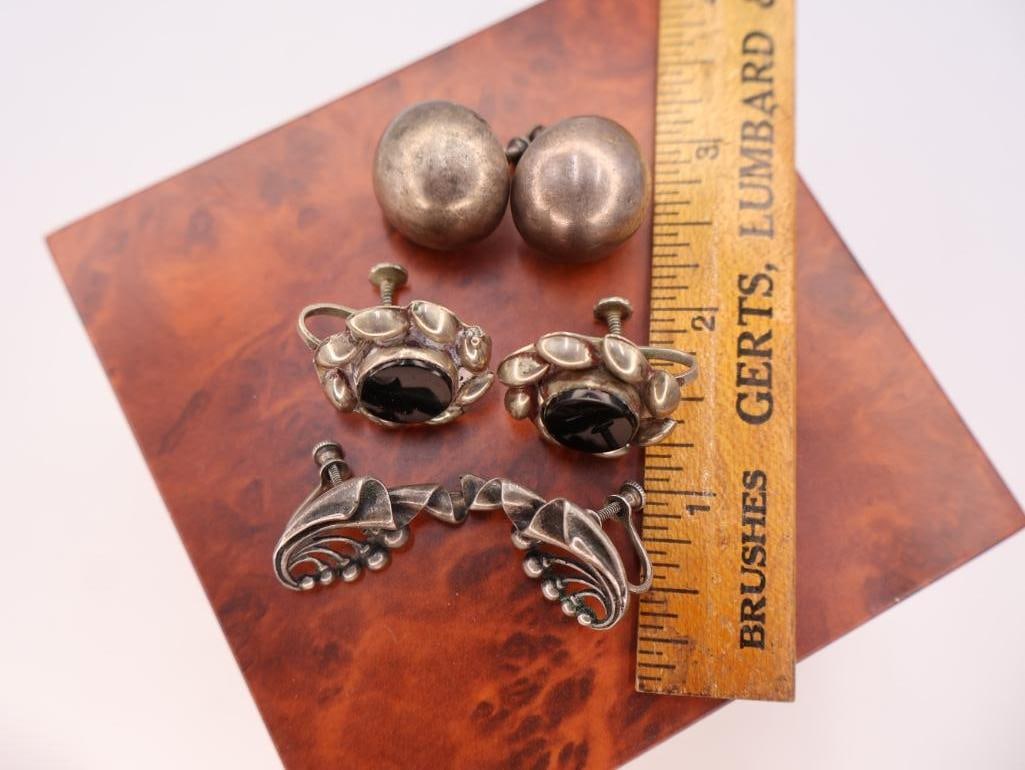 Three pair of vintage screw back sterling silver earrings - 2