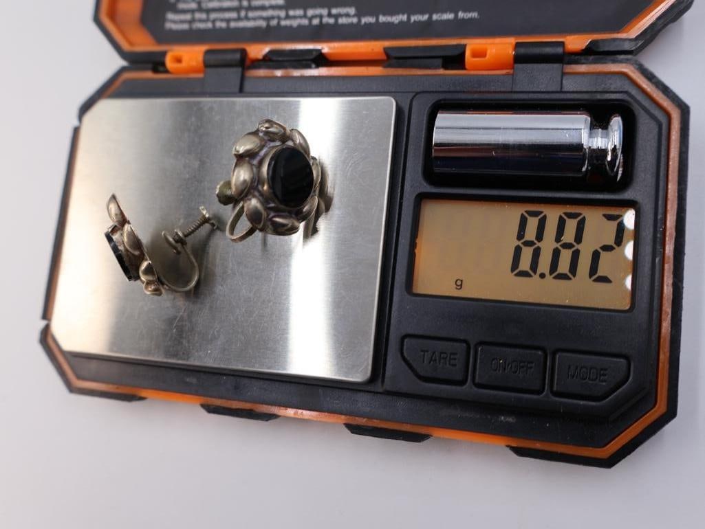 Three pair of vintage screw back sterling silver earrings - 4