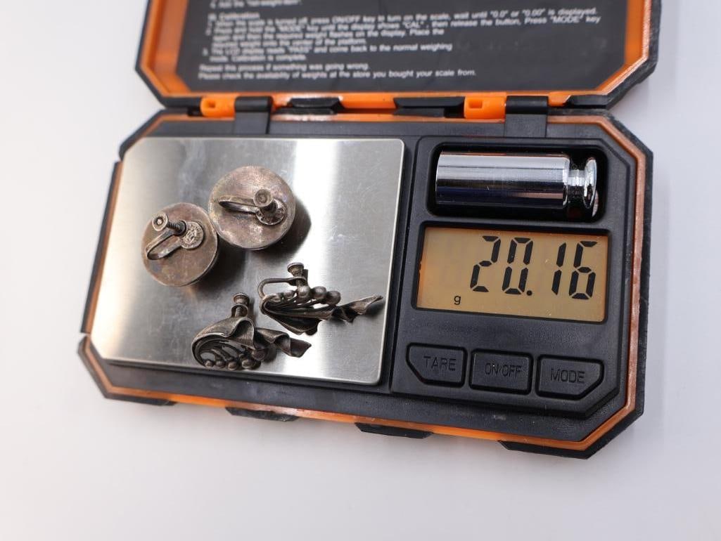 Three pair of vintage screw back sterling silver earrings - 6