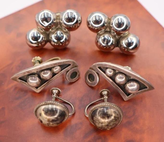 Three pairs of vintage sterling silver earrings (1 of 10)
