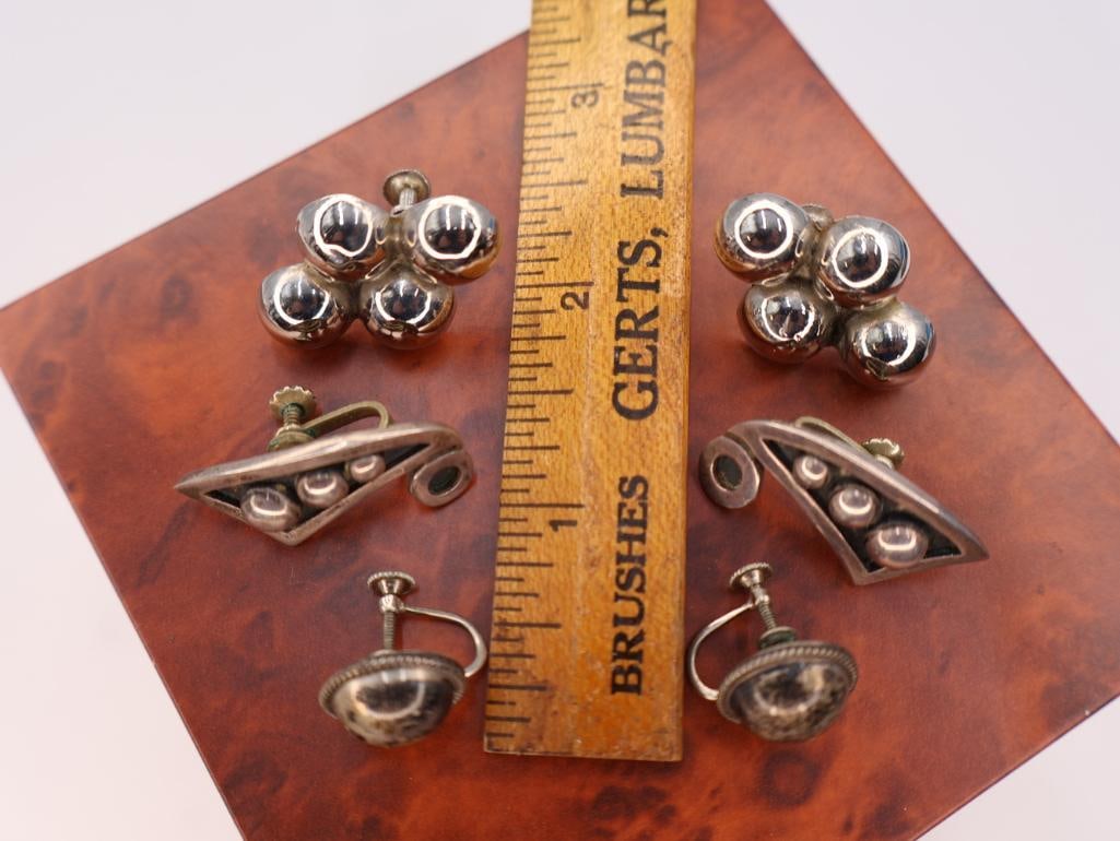 Three pairs of vintage sterling silver earrings - 2