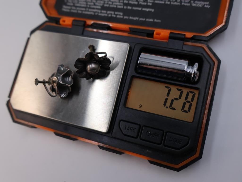 Three pairs of vintage sterling silver earrings - 9