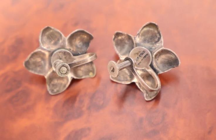 Vintage sterling silver dogwood blossom screw-back earrings - 10
