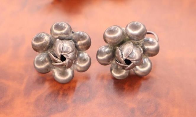 Vintage sterling silver dogwood blossom screw-back earrings - 6